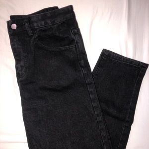 Basic Mom Jeans — Black